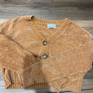 URBAN OUTFITTERS CROPPED SWEATER